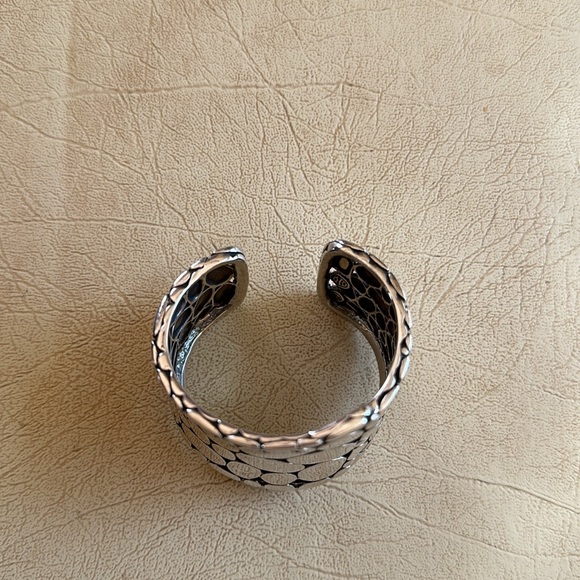 JOHN HARDY Kali Collection Sterling Silver Overlap Wide Cuff Bracelet - Picture 5 of 10